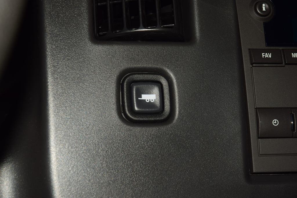 2026 Chevrolet Express Cargo Van RWD 2500 135" - 23008270 - 18