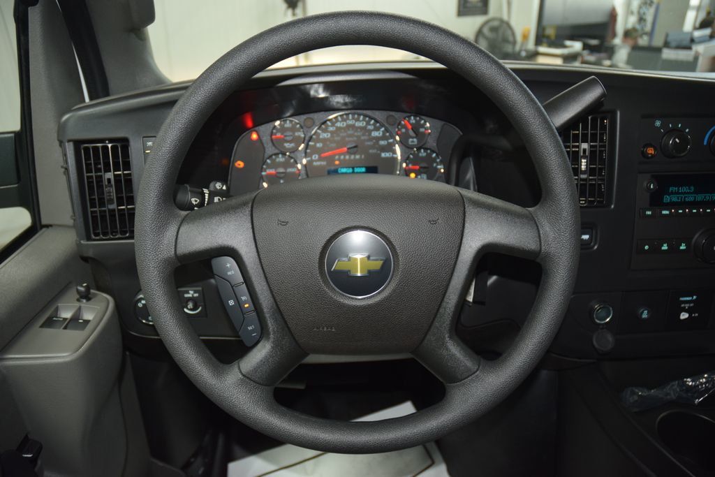 2026 Chevrolet Express Cargo Van RWD 2500 135" - 23008270 - 20