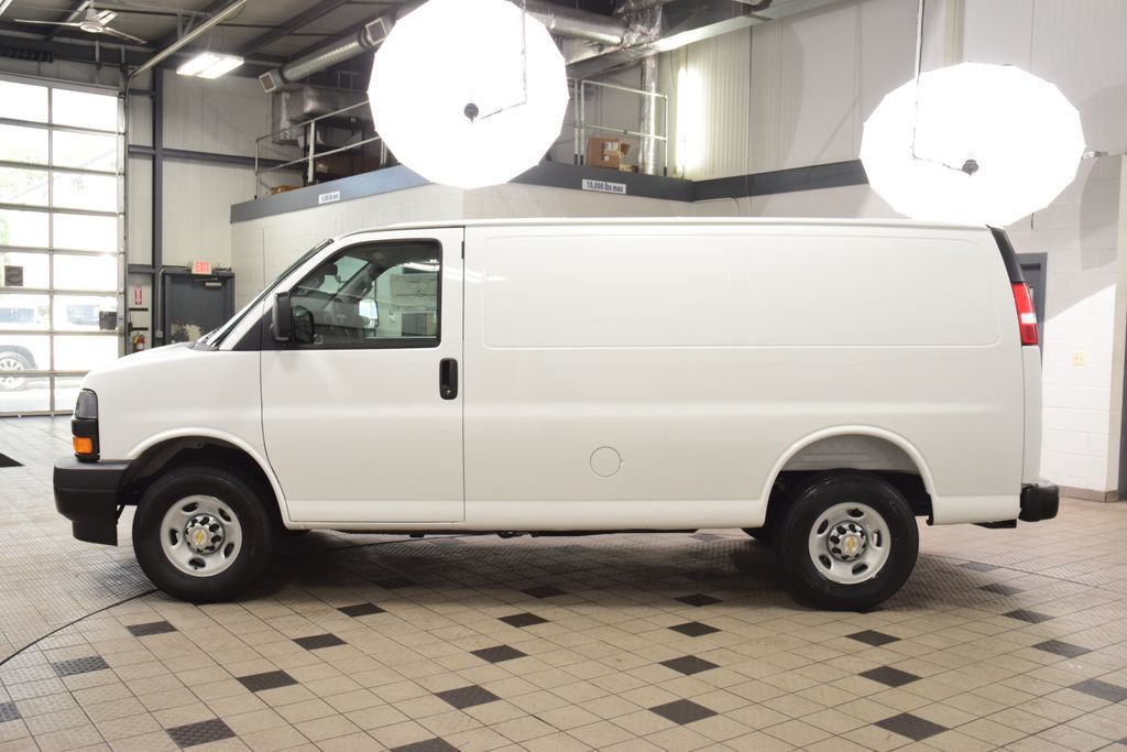 2026 Chevrolet Express Cargo Van RWD 2500 135" - 23008270 - 2