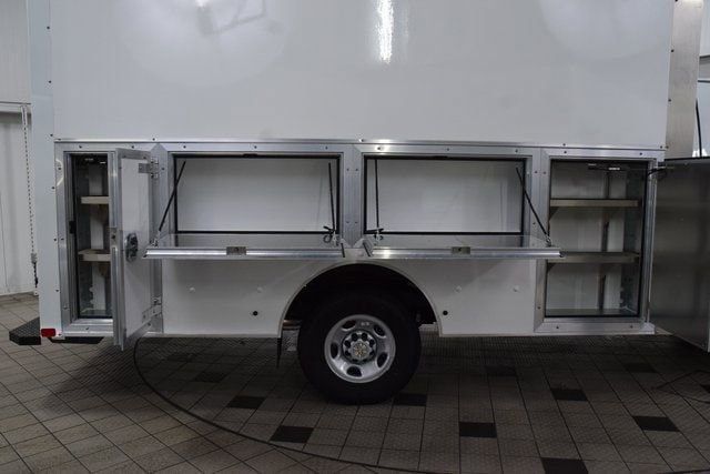 2026 Chevrolet Express Commercial Cutaway 3500 Van 139" - 23012420 - 35