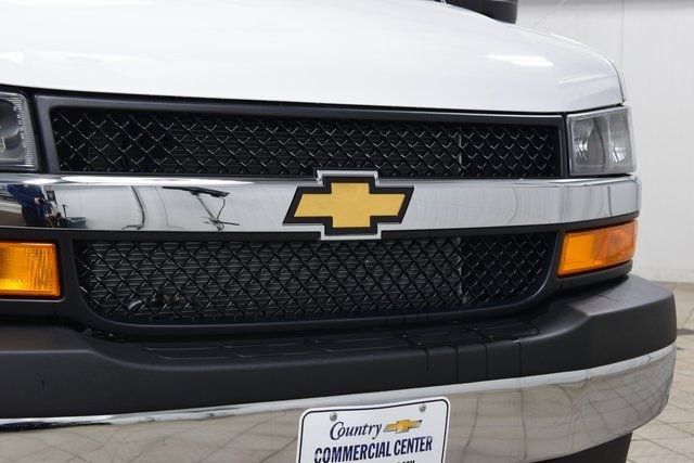 2026 Chevrolet Express Commercial Cutaway 3500 Van 139" - 23012420 - 4