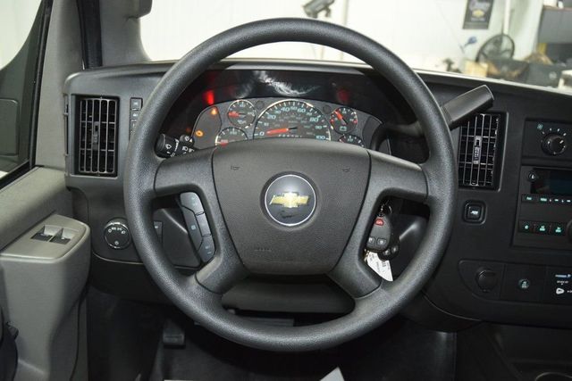 2026 Chevrolet Express Commercial Cutaway 3500 Van 139" - 23012421 - 25
