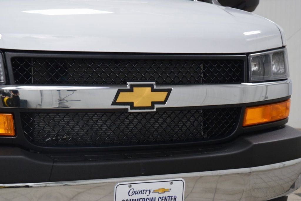 2026 Chevrolet Express Commercial Cutaway 3500 Van 139" - 23012421 - 4