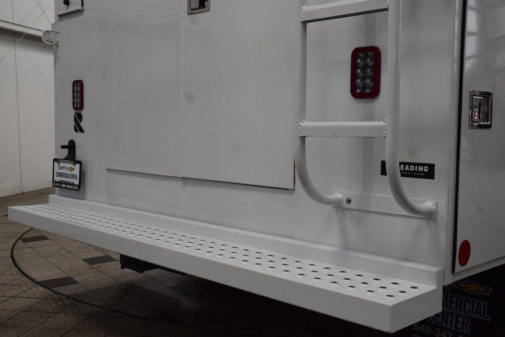 2026 Chevrolet Express Commercial Cutaway 3500 Van 139" - 23012422 - 10