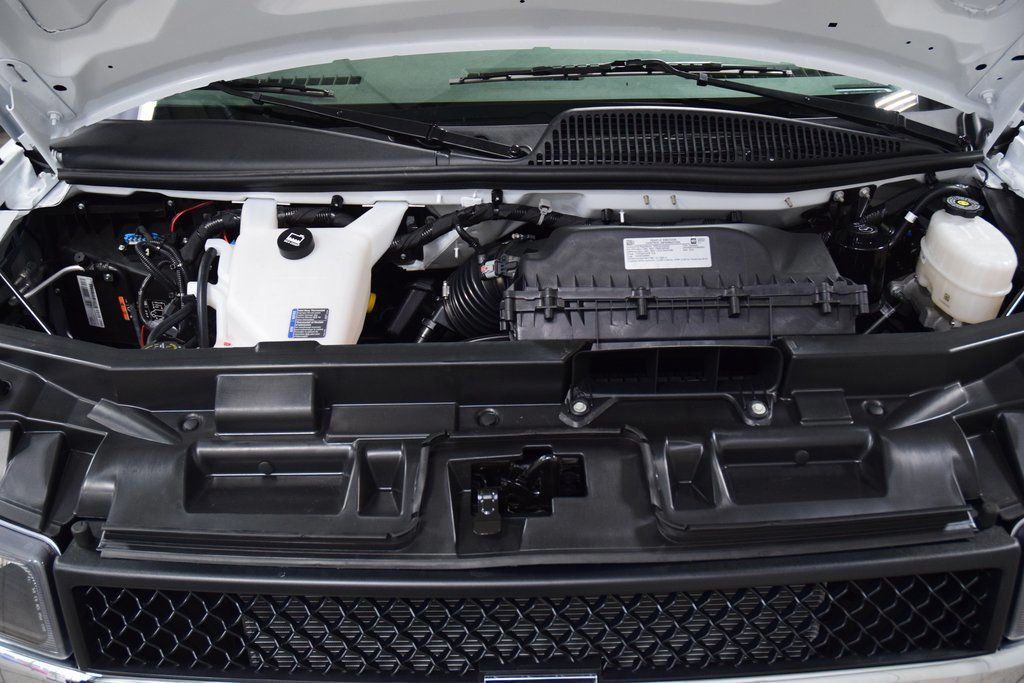 2026 Chevrolet Express Commercial Cutaway 3500 Van 139" - 23012422 - 16