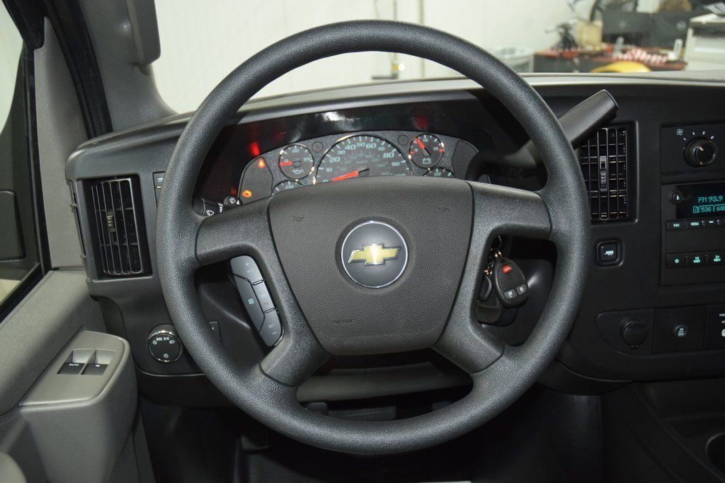 2026 Chevrolet Express Commercial Cutaway 3500 Van 139" - 23012422 - 24