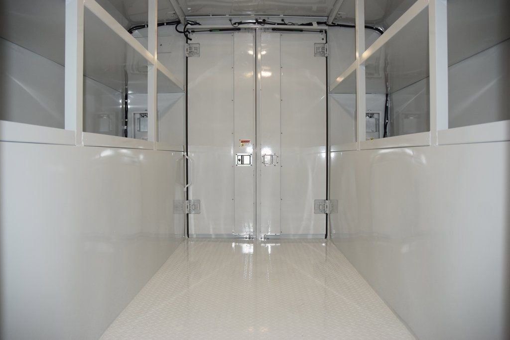 2026 Chevrolet Express Commercial Cutaway 3500 Van 139" - 23012422 - 29