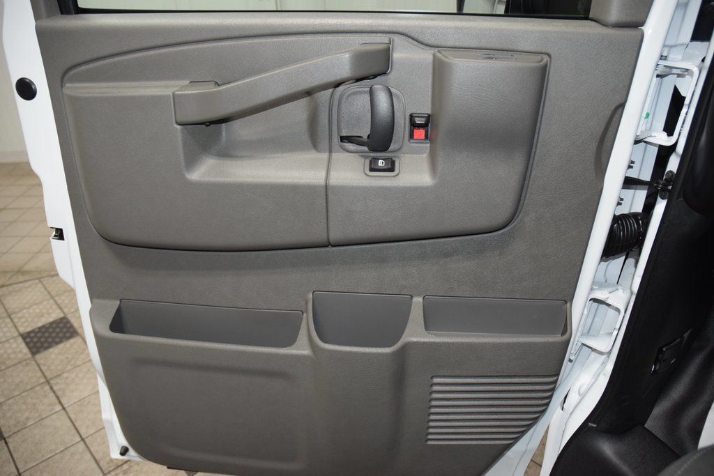 2026 Chevrolet Express Commercial Cutaway 3500 Van 139" - 23044790 - 31