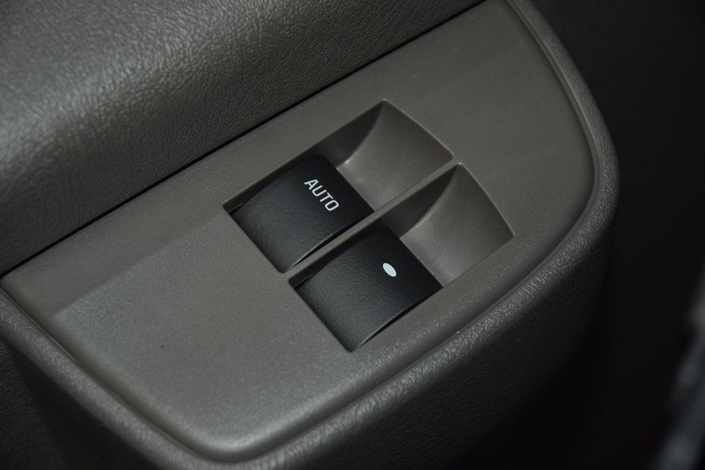 2026 Chevrolet Express Commercial Cutaway 3500 Van 139" - 23044790 - 32