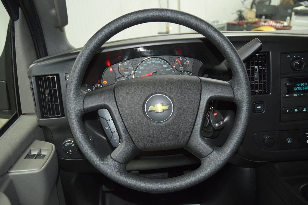 2026 Chevrolet Express Commercial Cutaway 3500 Van 139" - 23044791 - 24