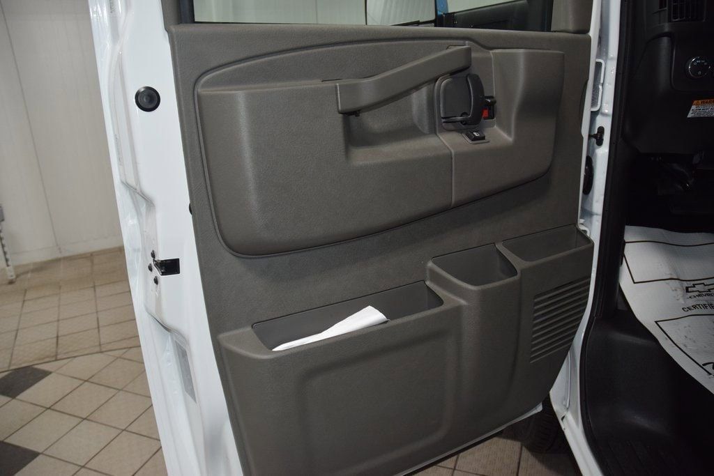 2026 Chevrolet Express Commercial Cutaway 3500 Van 159" - 23012414 - 25
