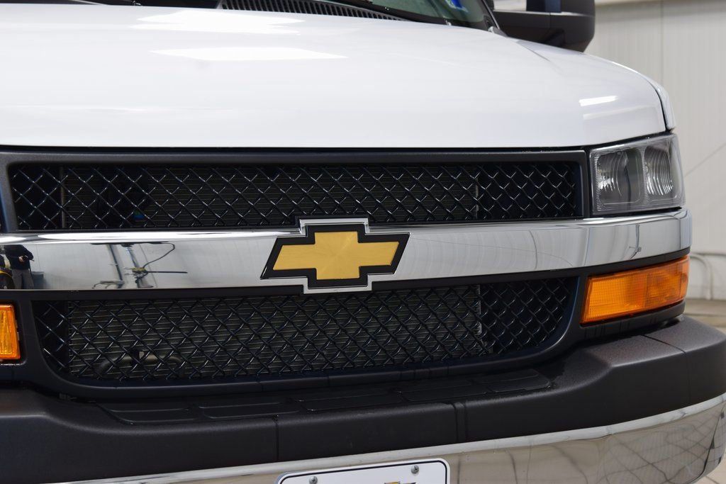 2026 Chevrolet Express Commercial Cutaway 3500 Van 159" - 23012414 - 4
