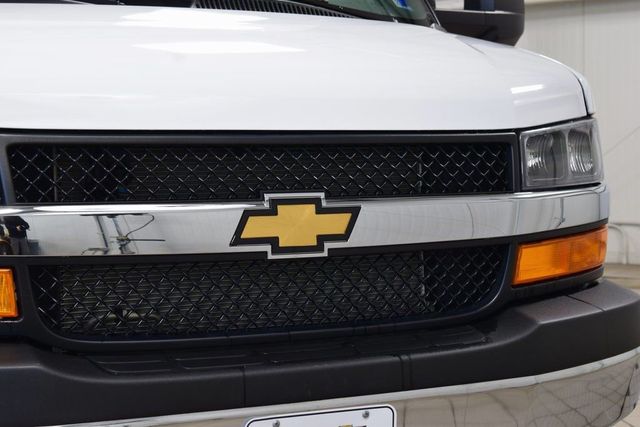 2026 Chevrolet Express Commercial Cutaway 3500 Van 159" - 23012414 - 4