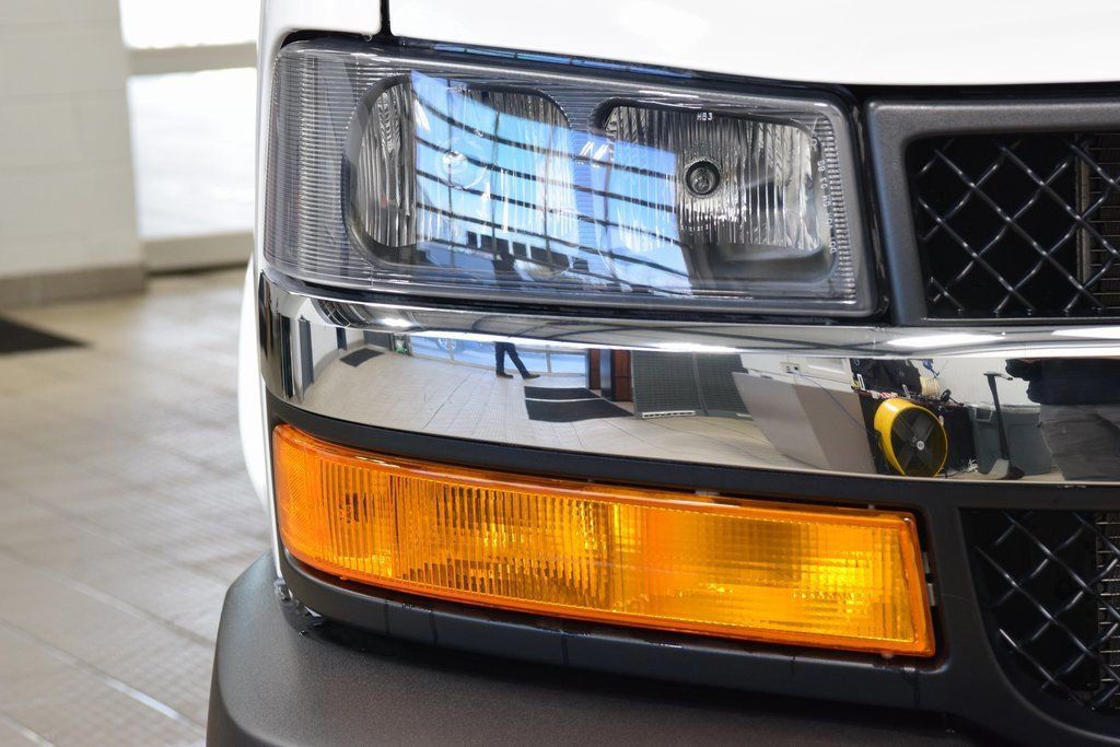 2026 Chevrolet Express Commercial Cutaway 3500 Van 159" - 23012414 - 5