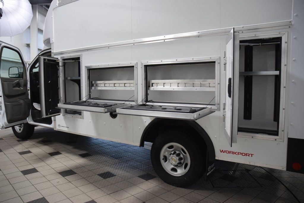 2026 Chevrolet Express Commercial Cutaway 3500 Van 159" - 23044786 - 29