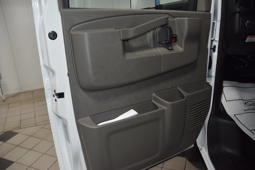 2026 Chevrolet Express Commercial Cutaway 3500 Van 159" - 23044787 - 25