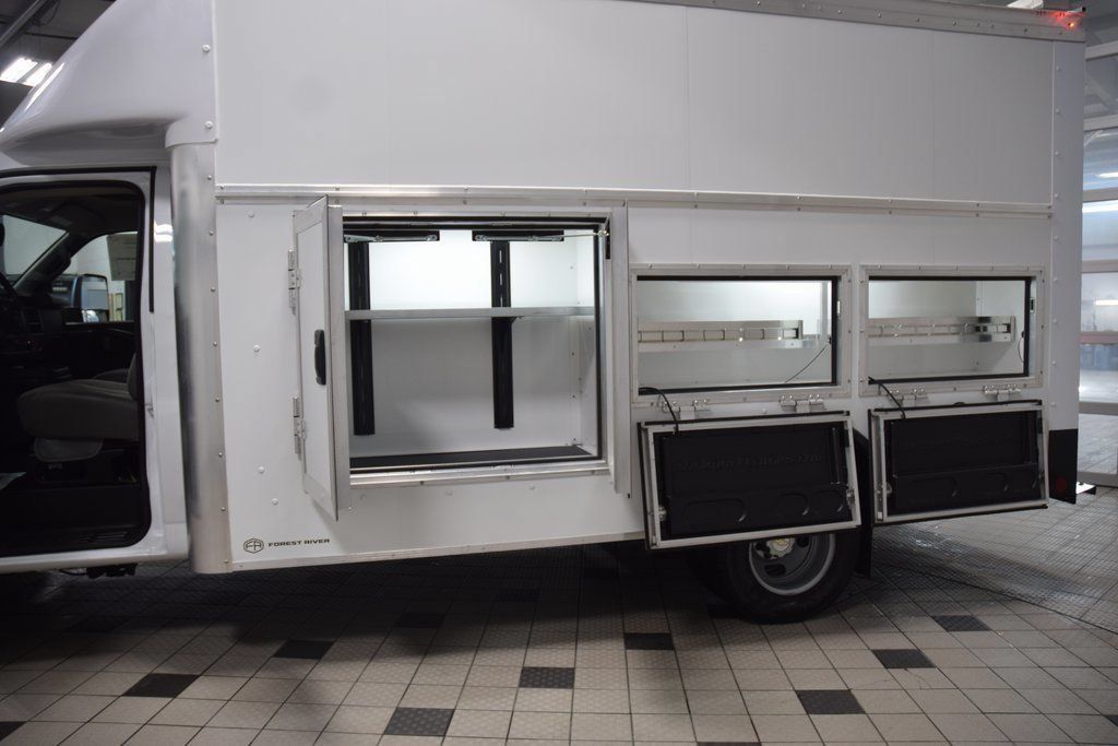 2026 Chevrolet Express Commercial Cutaway 3500 Van 159" - 23044787 - 29