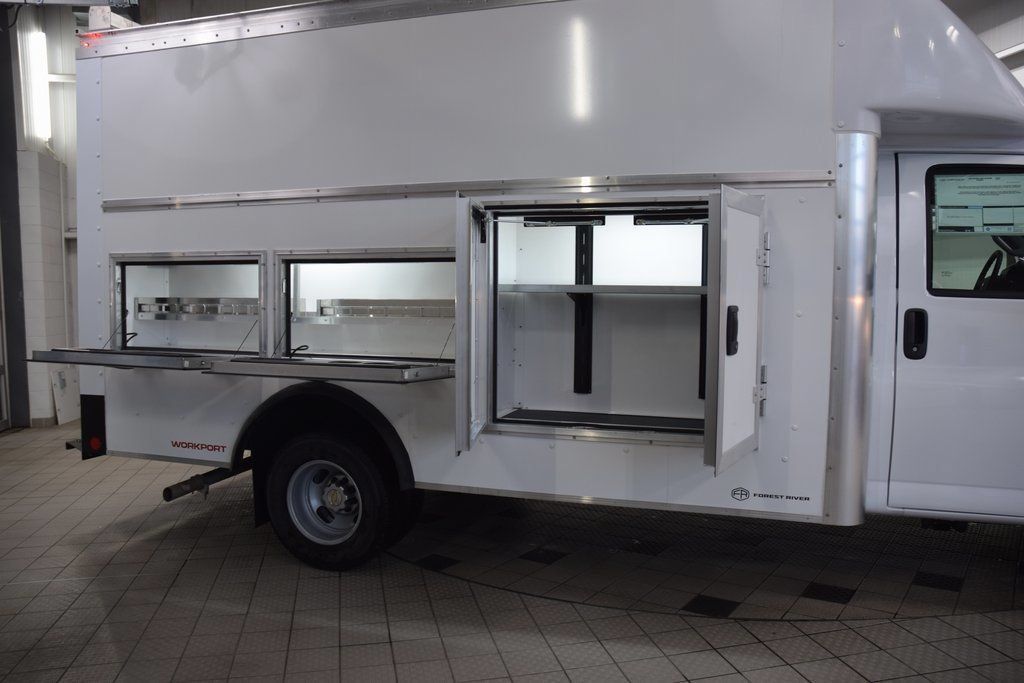 2026 Chevrolet Express Commercial Cutaway 3500 Van 159" - 23044787 - 30