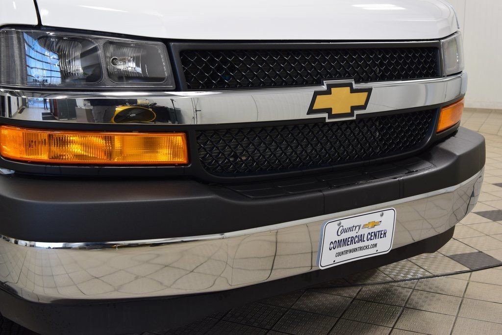 2026 Chevrolet Express Commercial Cutaway 3500 Van 159" - 23044787 - 6