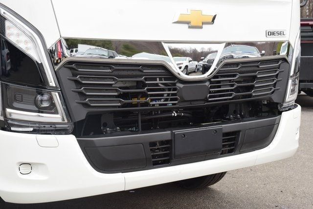 2026 Chevrolet Low Cab Forward 5500 XD  - 23045929 - 6