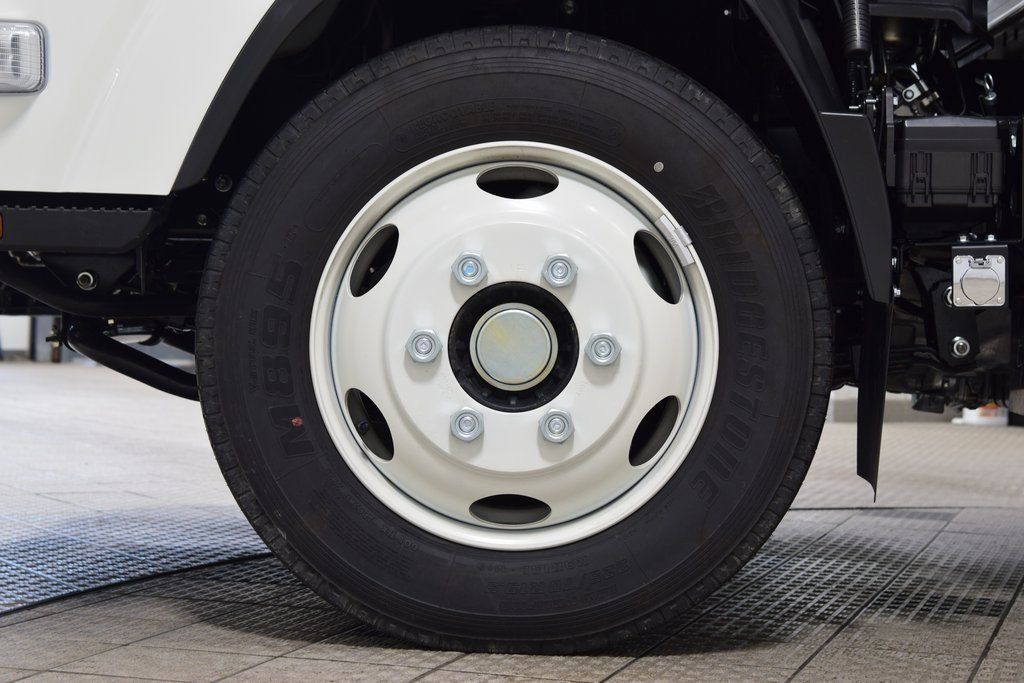 2026 Chevrolet Low Cab Forward 5500 XD  - 23045930 - 14