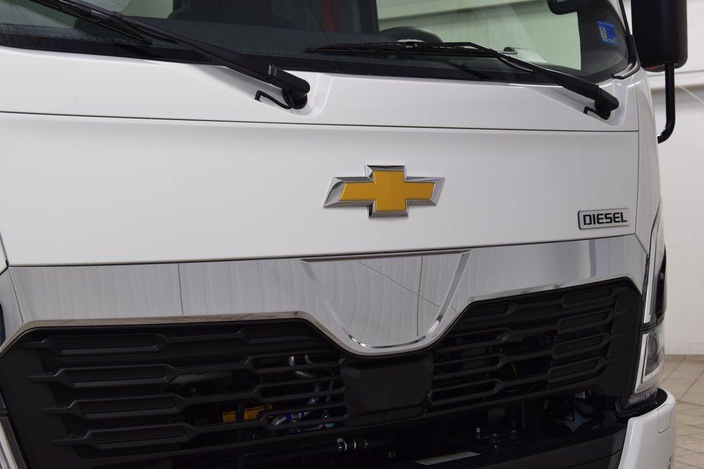 2026 Chevrolet Low Cab Forward 5500 XD  - 23045930 - 4