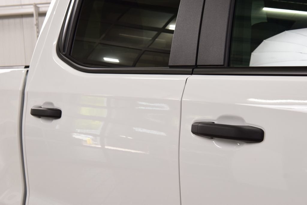2026 Chevrolet Silverado 1500 4WD Crew Cab 147" Custom - 23042059 - 18