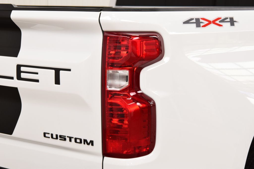 2026 Chevrolet Silverado 1500 4WD Crew Cab 147" Custom - 23042059 - 20