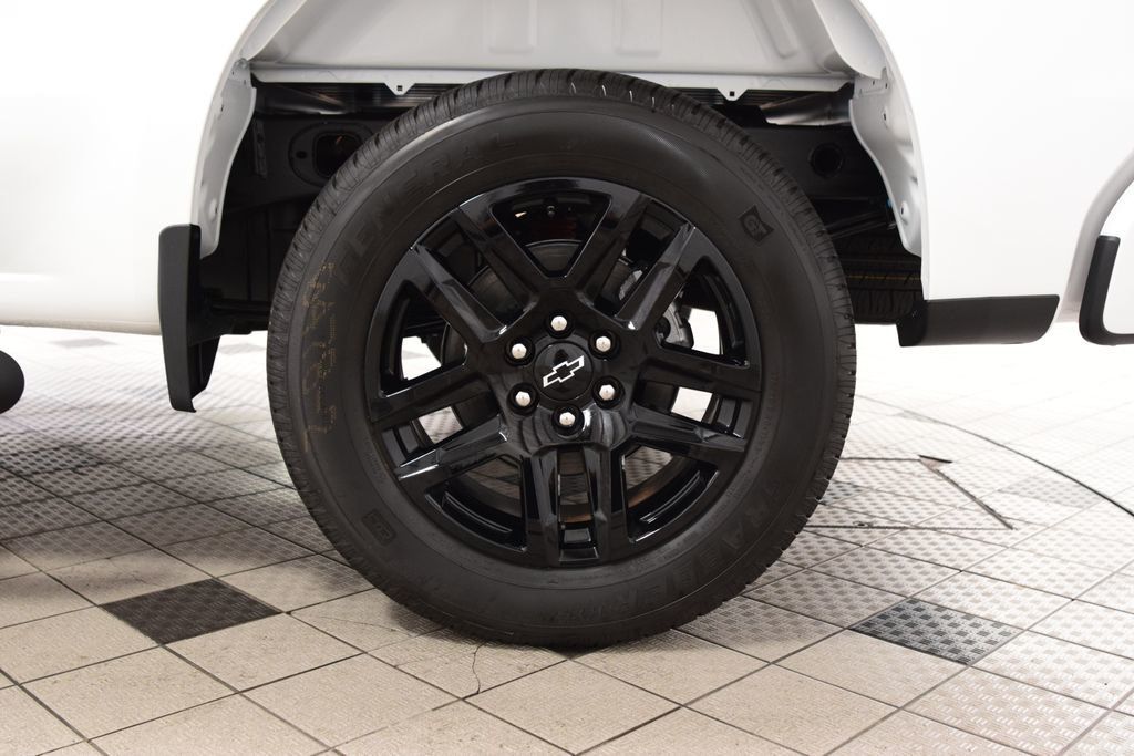 2026 Chevrolet Silverado 1500 4WD Crew Cab 147" Custom - 23042059 - 27
