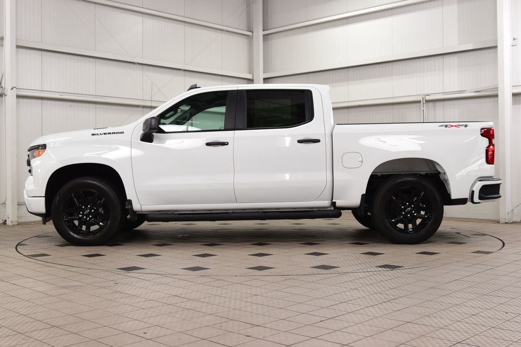 2026 Chevrolet Silverado 1500 4WD Crew Cab 147" Custom - 23042059 - 3