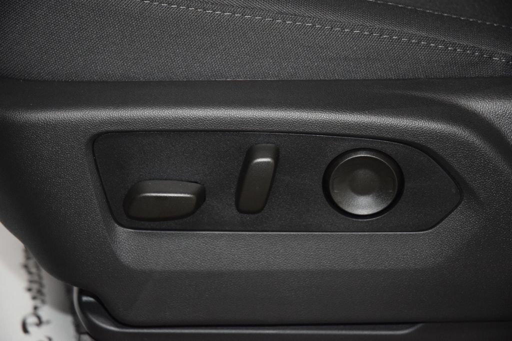 2026 Chevrolet Silverado 1500 4WD Crew Cab 147" Custom - 23042059 - 40