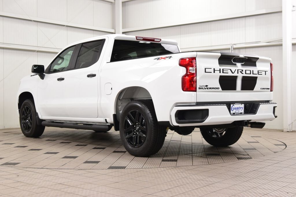 2026 Chevrolet Silverado 1500 4WD Crew Cab 147" Custom - 23042059 - 5
