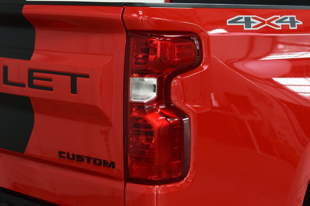 2026 Chevrolet Silverado 1500 4WD Crew Cab 147" Custom - 23042100 - 20
