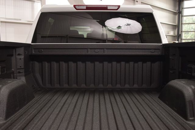 2026 Chevrolet Silverado 1500 4WD Crew Cab 147" Custom - 23062228 - 25