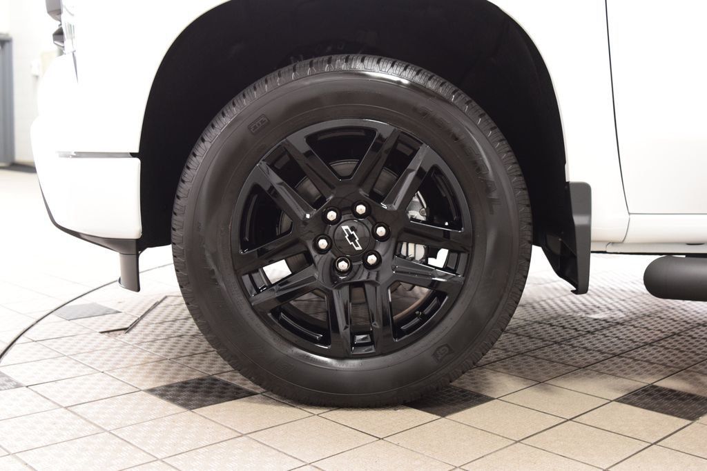 2026 Chevrolet Silverado 1500 4WD Crew Cab 147" Custom - 23062228 - 28