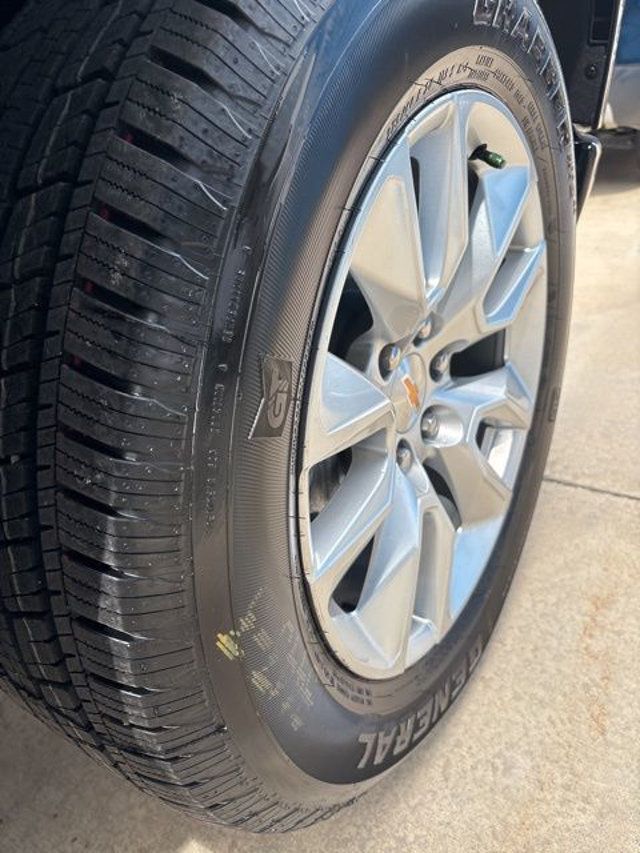 2026 Chevrolet Silverado 1500 4WD Crew Cab 147" Custom - 22993728 - 23