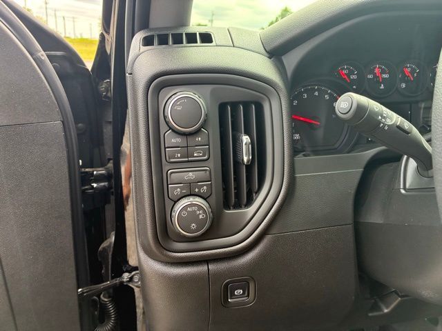 2026 Chevrolet Silverado 1500 4WD Crew Cab 147" Custom - 23049571 - 10