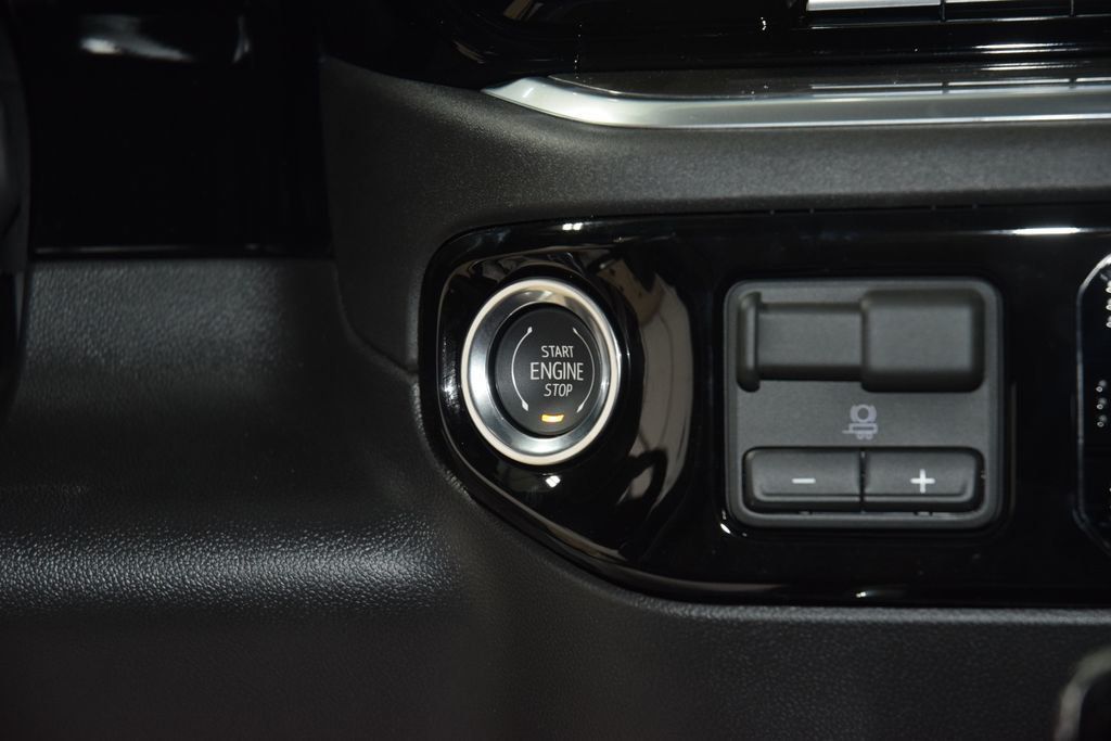 2026 Chevrolet Silverado 1500 4WD Crew Cab 147" High Country - 22990190 - 34