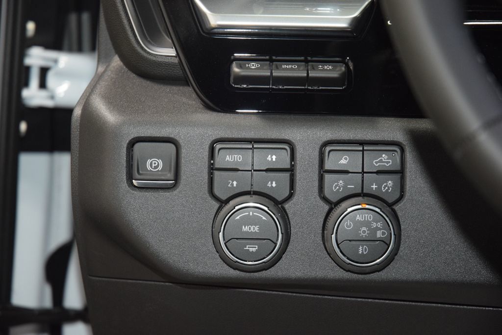 2026 Chevrolet Silverado 1500 4WD Crew Cab 147" High Country - 22990190 - 35