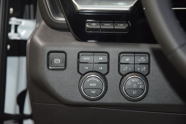 2026 Chevrolet Silverado 1500 4WD Crew Cab 147" High Country - 22990190 - 35
