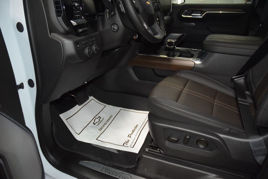 2026 Chevrolet Silverado 1500 4WD Crew Cab 147" High Country - 22990190 - 39