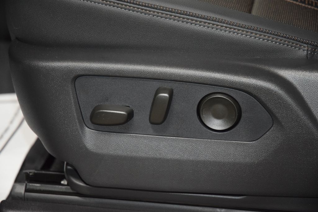 2026 Chevrolet Silverado 1500 4WD Crew Cab 147" High Country - 22990190 - 40