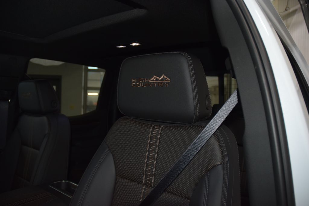 2026 Chevrolet Silverado 1500 4WD Crew Cab 147" High Country - 22990190 - 41