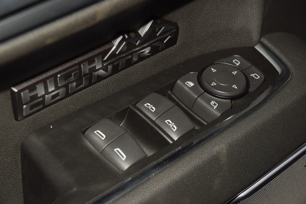 2026 Chevrolet Silverado 1500 4WD Crew Cab 147" High Country - 22990190 - 46