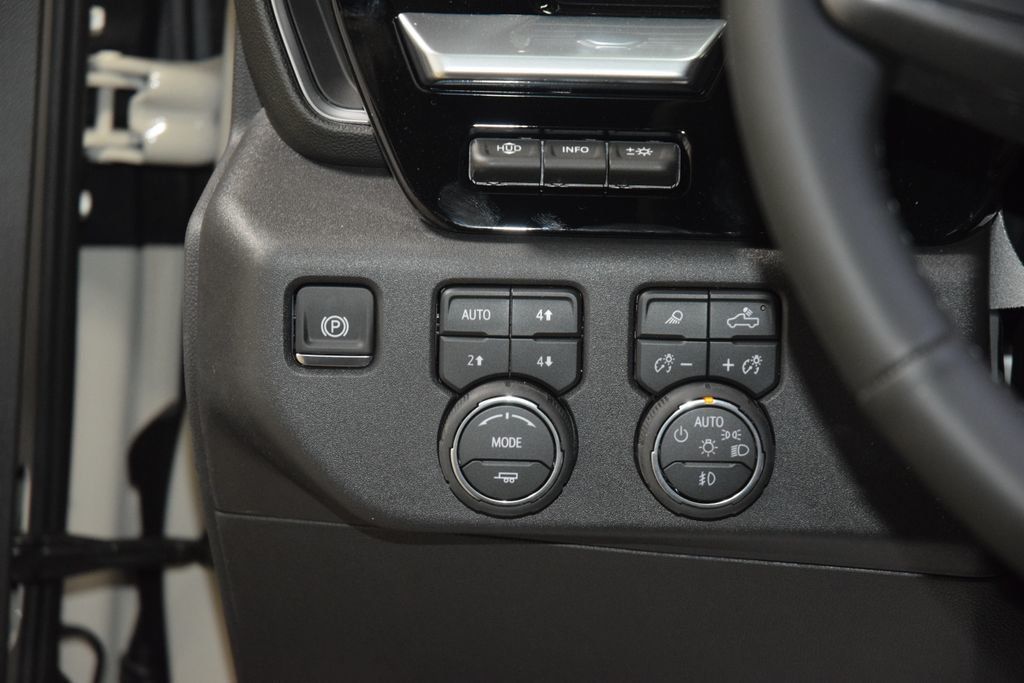 2026 Chevrolet Silverado 1500 4WD Crew Cab 147" High Country - 22990242 - 35