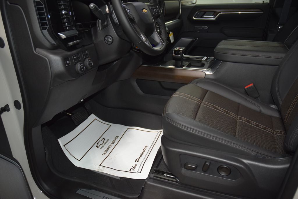 2026 Chevrolet Silverado 1500 4WD Crew Cab 147" High Country - 22990242 - 39