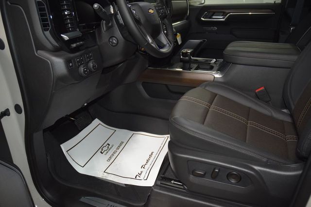 2026 Chevrolet Silverado 1500 4WD Crew Cab 147" High Country - 22990242 - 39