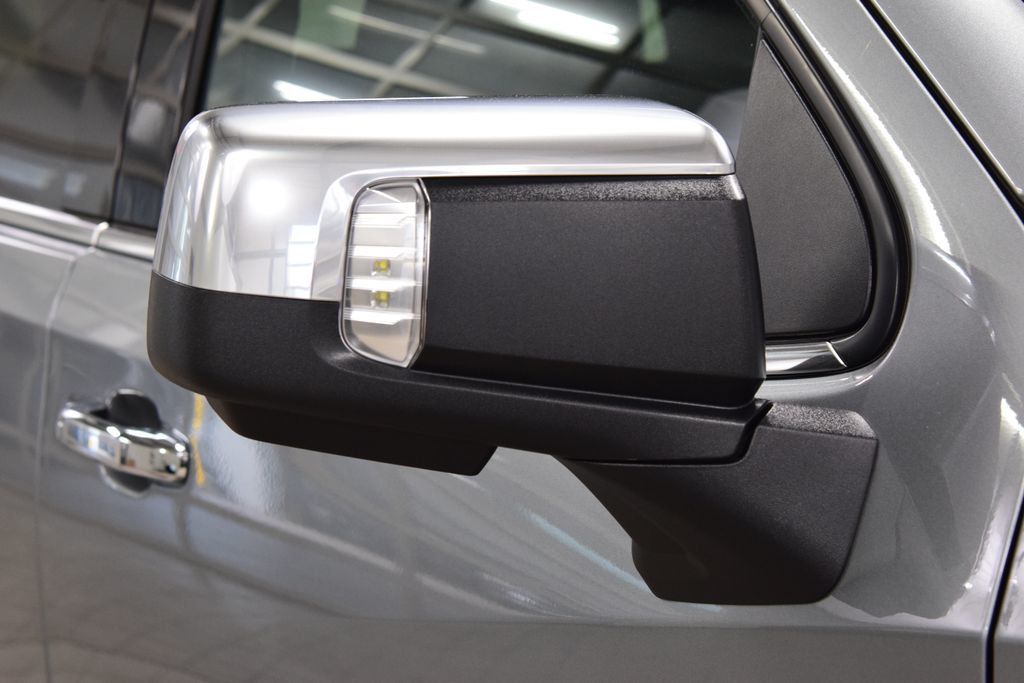 2026 Chevrolet Silverado 1500 4WD Crew Cab 147" High Country - 23013685 - 17