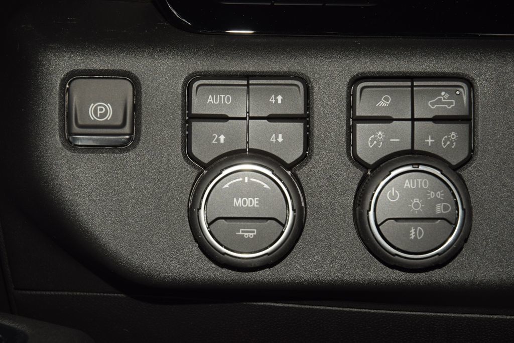 2026 Chevrolet Silverado 1500 4WD Crew Cab 147" High Country - 23014887 - 35