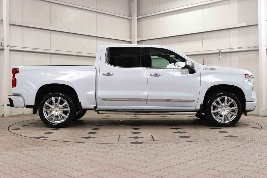 2026 Chevrolet Silverado 1500 4WD Crew Cab 147" High Country - 23014887 - 8